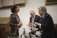 Nombramiento como Académica Correspondiente de Raquel Martínez García